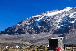 Der serveres morgenmad på Kilimanjaro